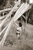 cca 1975 Szabadtéri aktfotózás, 42 db negatív felvétel, 24x36 mm