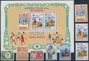 International Children's Year 4 sets + 3 blocks + 3 stamps, Nemzetközi Gyermekév motívum 4 klf sor+ 3 blokk +3 önálló érték 2 stecklapon