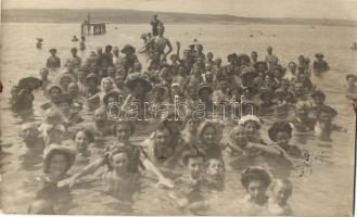 1910 Crikvenica, Cirkvenica; fürdőzők / bathing people, photo (EK)