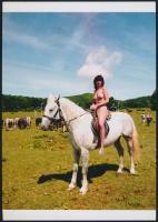 cca 1983 Szőrén megült lovacska, szolidan erotikus fotó, vintage negatívról készült mai nagyítás, 25x18 cm / erotic photo, 25x18 cm