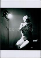 cca 1975 Gyorsfotók ebédszünetben, 3 db szolidan erotikus fotó, vintage negatívokról készült mai nag...