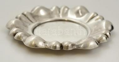 Ezüst (Ag.) kis tálka, jelzett, d: 10 cm, nettó 30 g