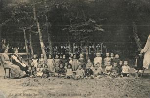 Szombathely, erdei iskola. Tanítás a szabad ég alatt. Kiadja Háber H. fényképész (r)