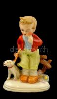 Kisfiú kutyával, kézzel festett porcelán figura, jelzés nélkül, hibátlan, m: 10 cm