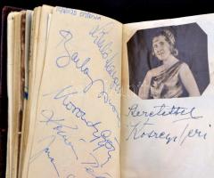 Nagy aláírás gyűjtemény, különféle magyar hírességek aláírásai noteszbe rendezve: Dohnányi Ernő, Bar...