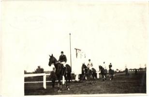 1927 Debrecen, Lóversenypálya, Akadályverseny Handicap 4000m, Berzéki műterem photo (EK)