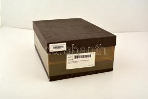 Régi réz díszek (közte hordó mintájú) bőrre erősítve, 90×20 cm