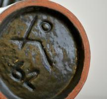 Hadamcsik Mária (1936-): Retro készlet. Festett mázas kerámia, jelzett, hibátlan, m:26 cm, m:10 cm (...