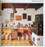 Szűcs Eszter: Régi tárgyak vonzásában. A szép otthon. Bp., 1989, Corvina. Kiadói kartonált papírköté...