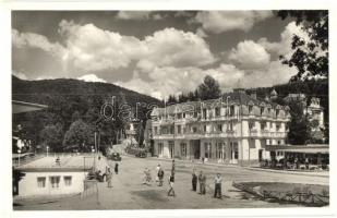 8 db főleg RÉGI fekete-fehér erdélyi városképes lap / 8 black and white mostly pre-1945 Transylvanian town-view postcards