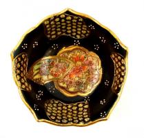 Kínai porcelán tálka, kézzel festett, jelzett, kopásnyomokkal, 14,5×14,5×6,5 cm