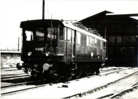 50 db MODERN mozdonyos motívumlap, vasút, gőzmozdony, villamos, több másodpéldánnyal / 50 MODERN loc...