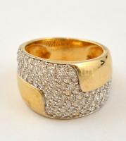 Aranyozott ezüst(Ag) apró kövekkel kirakott gyűrű, jelzett, méret: 55, bruttó: 7,3 g