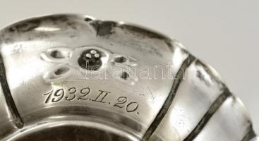 Ezüst(Ag) gyümölcsmintás tálka, jelzett, d: 7 cm, nettó: 26,7 g