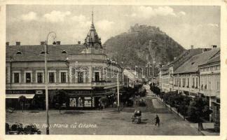 Déva, Mária királyné útja és vár, Hirsch Testvérek üzlete / Str. Reg. Maria cu Cetatea / street view with castle, shops (EK)