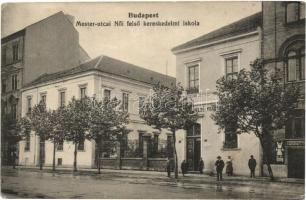 Budapest IX. Mester utca 23-25. Női felső kereskedelmi iskola, fehérnemű- és függönytisztító üzlet, Kóródi Mihály kiadása (EM)