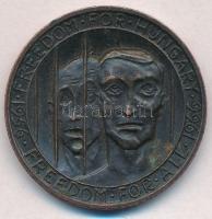 Kanada 1966. "Szabadságot Magyarországnak 1956-1966 / Emlékül azoknak, akik soha nem adták meg magukat" Br emlékérem eredeti tokban. Szign.: Dora de Pédery-Hunt (38mm) T:2  Canada 1966. "Freedom for Hungary 1956-1966 / To commemorate those who never surrendered" Br commemorative medallion in original case. Sign.: Dora de Pédery-Hunt (38mm) C:XF