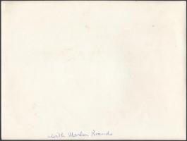 cca 1980 Híres színészek és színésznők, köztük Marlon Brando, 2 db fotó, az egyik feliratozva, 22×17...