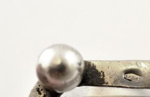 Monogramos ezüst(Ag) fűszertartó, 2 db, üvegbetéttel(apró csorbák), jelzett, 5x3x3 cm, nettó: 35,1 g