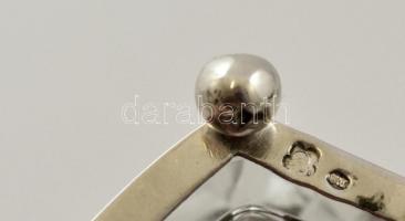 Ezüst (Ag) szecessziós fűszertartó párban hozzá fogpiszkáló tartóval, 3 db, jelzettek, üvegbetéttel ...