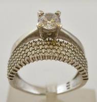 Ezüst(Ag) gyűrű, cirkóniával, jelzett, méret: 60, bruttó:5,4 g