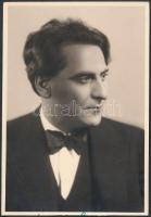 1930-1954 Ádám Jenő (1896-1982) hagyatéka: egy aláírt fotója (12x8 cm.), egy általa lejegyzett népdal kottája, és szövege, valamint egy a népdalgyűjtésről szóló általa aláírt gépelt oldal.