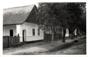Cerna, Einige gut erhaltene Häuser / street view, houses, modern postcard (EK)
