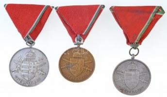 1939. "Magyar Nagy Ezüst Vitézségi Érem" ezüstözött fém kitüntetés, mellszalaggal. Szign.:...