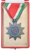 1947. "Magyar Szabadság Érdemrend" ezüst fokozata Ag kitüntetés mellszalagon, eredeti tokban T:2 patina Hungary 1947. "Order of Merit of Hungarian Freedom, Silver Grade" Ag decoration with ribbon, in original case C:XF patina NMK 482.
