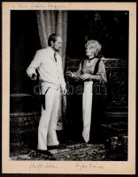 cca 1970 "Nem tudni hogyan", Holl István és Vajda Márta színházi fotója, Pécs, kartonra kasírozva, 30x24 cm.