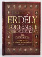 Nemere István: Erdély története. A fejedelmek kora. 170 év krónikája Buda elestétől II. Rákóczi Ferenc bukásáig (1541-1711). Bp., 2006, Anno. A szerző dedikációjával. Kartonált papírkötésben, jó állapotban.