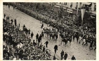 1938 Kassa, Kosice; bevonulás, Horthy Miklós lovon / entry of the Hungarian troops