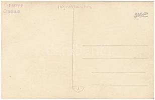 Orsova, Kazán szoros, a befagyott Duna jegének robbantása / gorge, detonating the ice over the froze...