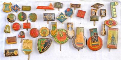 Csehszlovákia 1950-1980. 53db kitűző, közte DN "Luhacovcie" zománcos kitűző, DN "Slov...