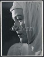 1942 Korschelt Miklós (1900-1982): Apáca I-II., 2 db pecséttel jelzett, vintage fotóművészeti alkotá...