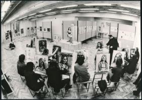 cca 1973 Kazincbarcikai Képzőművészeti Kör, 3 db vintage fotó, 18x24 cm