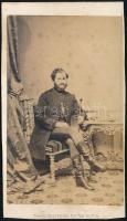 cca 1859 Dániel Pál feliratú, vizitkártya méretű fénykép, Simonyi pesti fényirdájából, felirata átmásolva egy nemesi család vizitkártya albumának lapjáról, 10,5x6 cm
