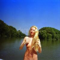 cca 1981 Szolidan erotikus felvételek negatív tétele, 13 db vintage negatív, 6x6 cm