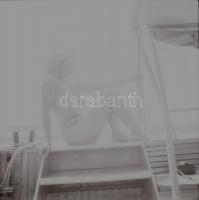 1986 Leány kötéllel (Pákozd), 11 db szolidan erotikus negatív felvétel, 6x6 cm