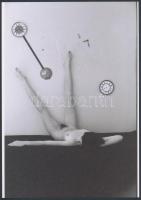 cca 1977 Ingázó életmód, 2 db szolidan erotikus fénykép, vintage negatívokról készült mai nagyítások...