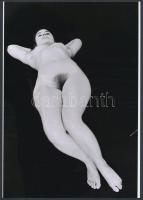 cca 1969 Kifutón, 3 db szolidan erotikus fénykép, vintage negatívokról készült mai nagyítások, 25x18 cm / 3 erotic photos, 25x18 cm