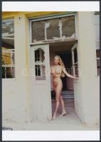 cca 1977 Vizuális jegyzetek, 4 db szolidan erotikus fénykép, vintage negatívokról készült mai nagyít...