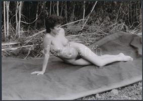 cca 1973 Volt, van és lesz, 4 db szolidan erotikus fénykép, vintage negatívokról készült mai nagyítások, 25x18 cm / 4 erotic photos, 25x18 cm