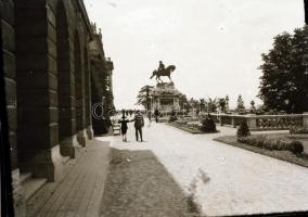 cca 1935 Budapesti városképek, 13 db szabadon felhasználható, vintage üveglemez negatív, + 1 db diap...