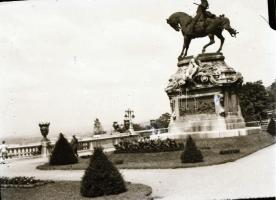 cca 1935 Budapesti városképek, 13 db szabadon felhasználható, vintage üveglemez negatív, + 1 db diap...