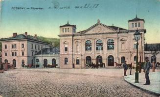 Pozsony, Pressburg, Bratislava; Pályaudvar, vasútállomás / railway station (ázott / wet damage)