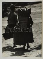 cca 1972 Zsigri Oszkár (1933-?): Piacos napon, jelzés nélküli vintage fotóművészeti alkotás, a szerző hagyatékából, 40x30 cm