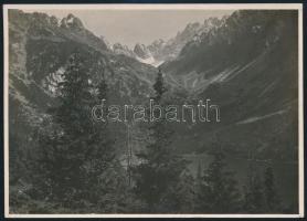 cca 1910 Magas-Tátra, a Poprádi-tó, Erdélyi Mór felvétele, hátulján feliratozva, 11,5×16 cm /  cca 1910 Vysoké Tatry, the Popradské pleso, vintage photo, with notes on its back, 11,5×16 cm