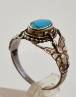 Ezüst(Ag) gyűrű türkiz berakással, jelzett, méret: 56, bruttó: 3,2 g