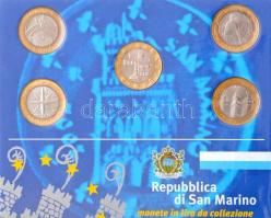 San Marino 1997-2001 1000L (5xklf) forgalmi emlékérmék gyűjtői lapon, kétgyűrűs mappában T:1-